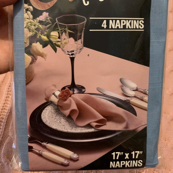 New Set Of 4 Color Codes Cloth NAPKINS Blue Permanent Press, Soil Release - Picture 2 of 6